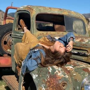 Meet your Posher, Danielle